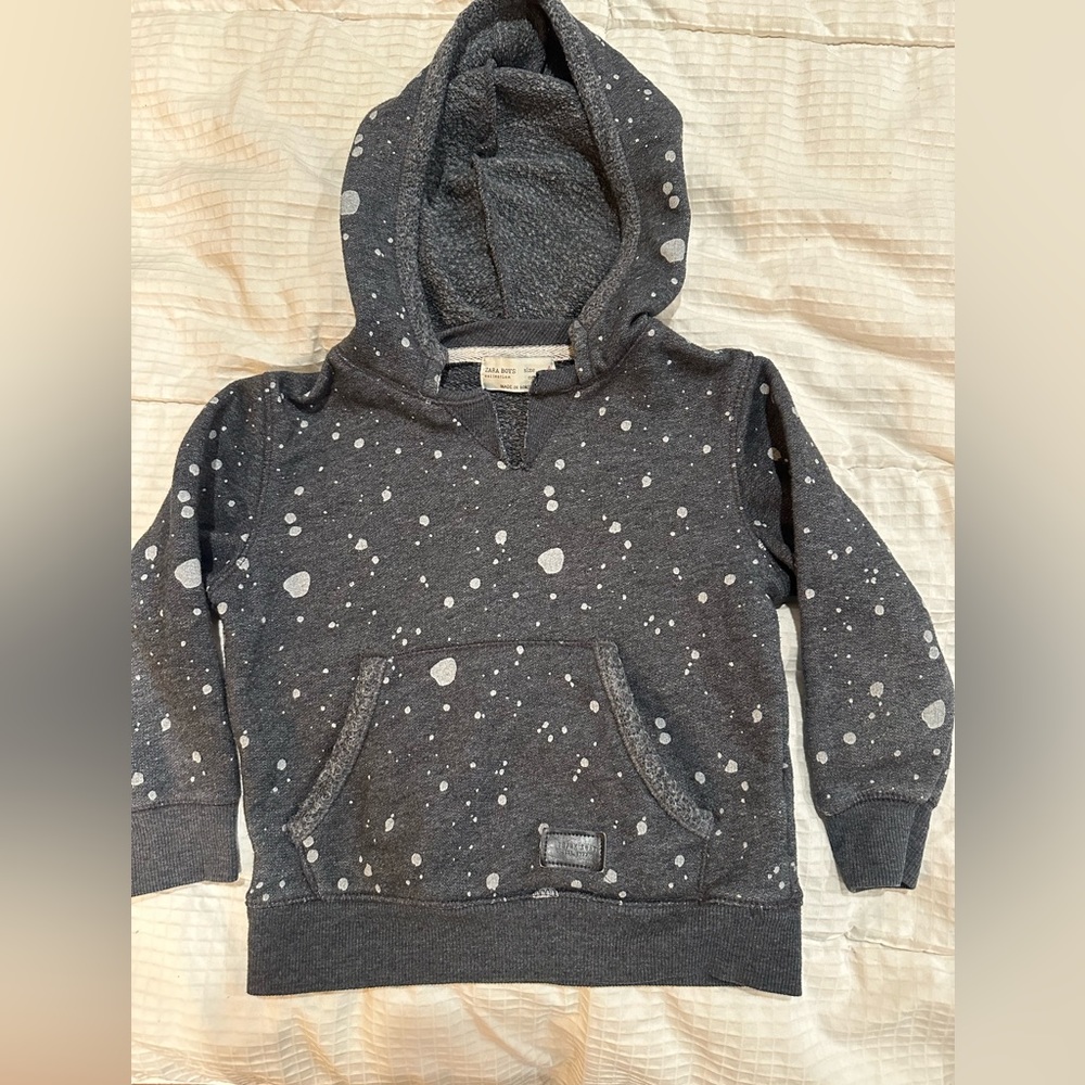 Zara boy’s hoodie, size 4